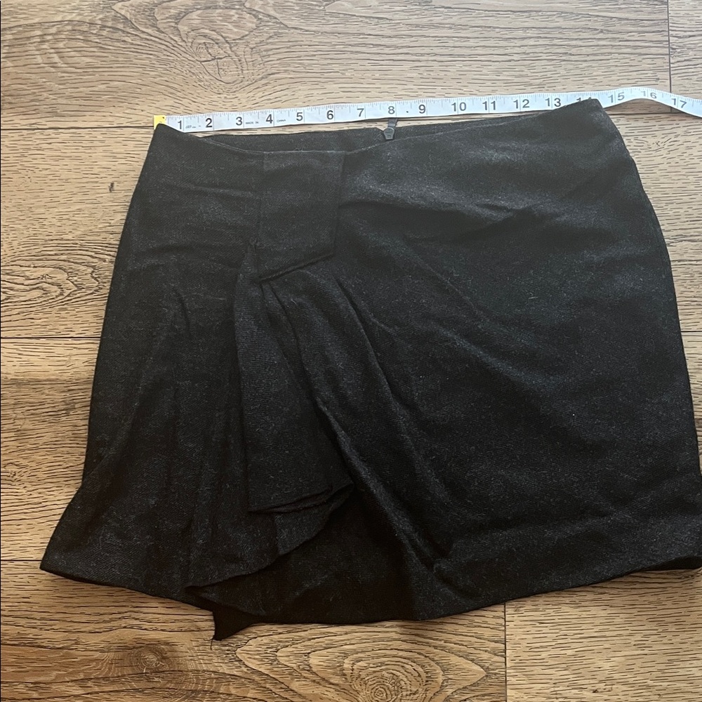 Alice + Olivia Black Mini Skirt side bow design Dark gray